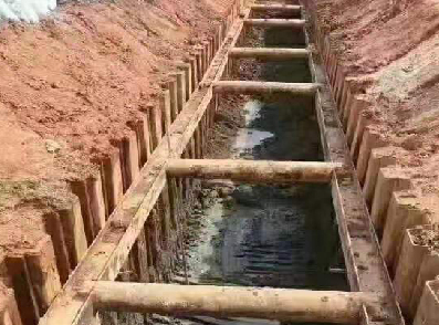 定南縣污水管道支護施工中