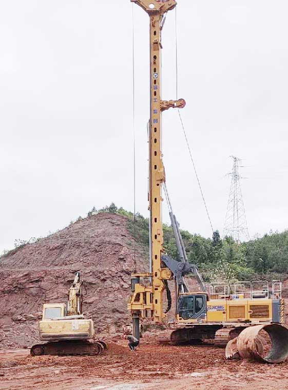 贛縣鑫業(yè)工地旋挖機(jī)施工現(xiàn)場